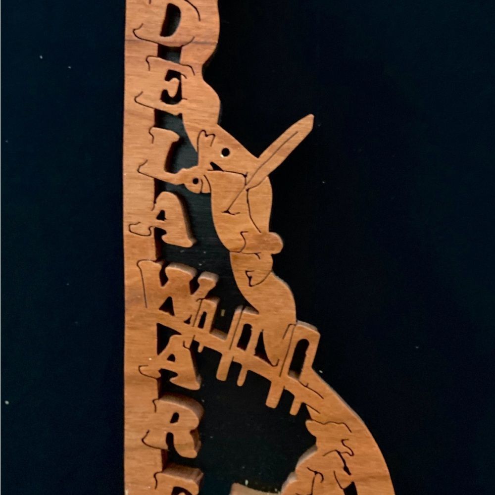 DELAWARE - Handcrafted
WOODEN STATE
PLAQUE -All states available - GREAT GIFT